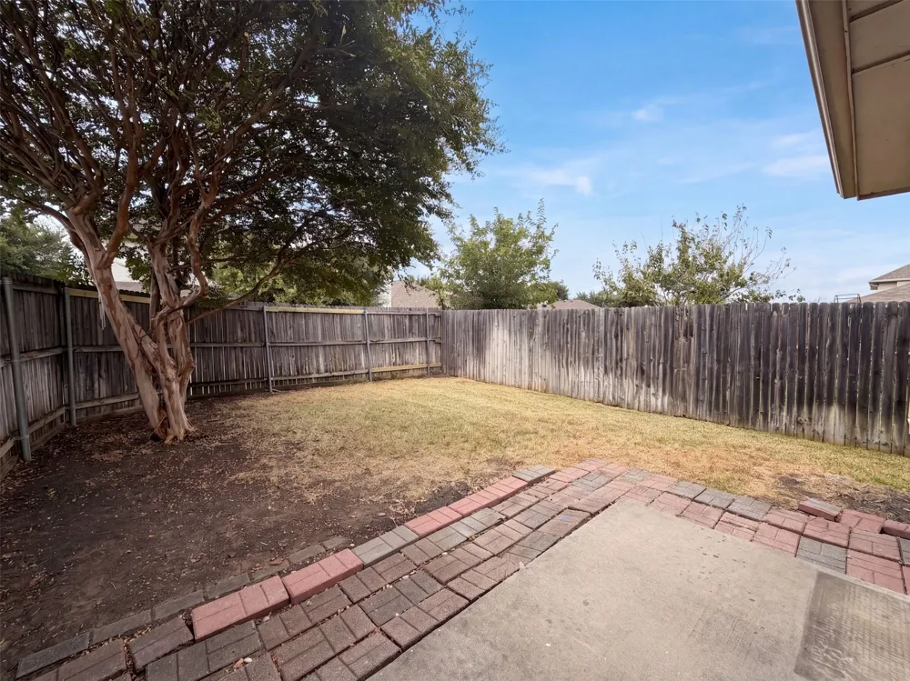 1406 Di Orio Drive Lewisville, TX 75067