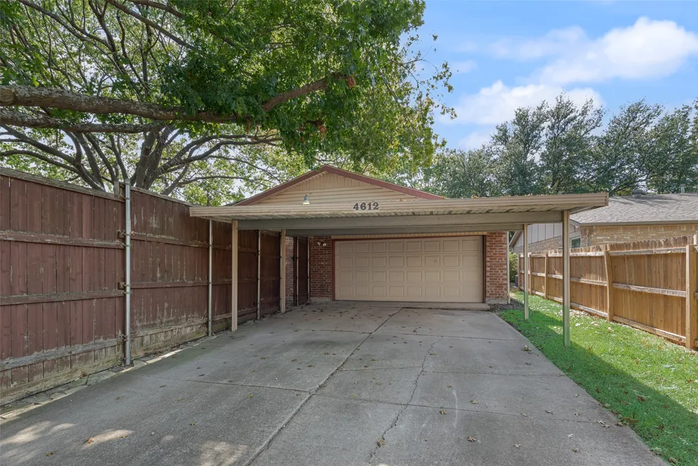 4612 Gleneagle Street Mesquite, TX 75150