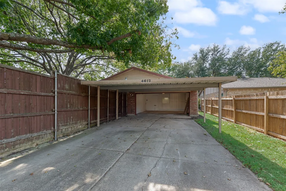4612 Gleneagle Street Mesquite, TX 75150