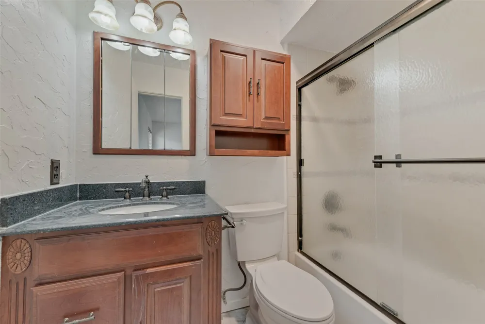 4612 Gleneagle Street Mesquite, TX 75150