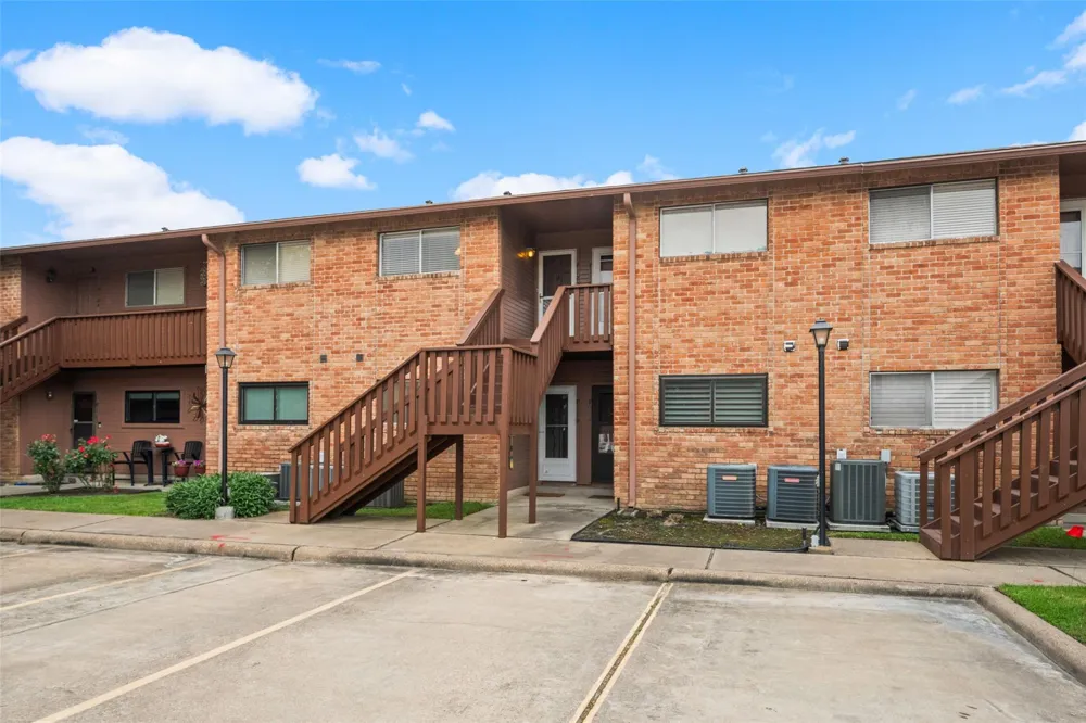 801 River Road #F120 Montgomery, TX 77356