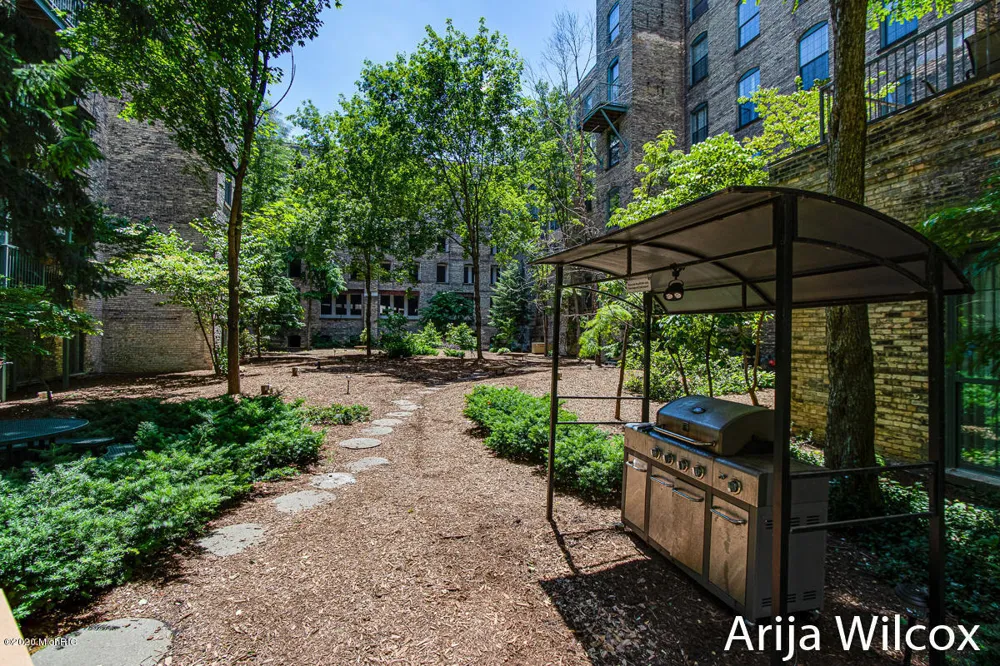 940 Monroe Avenue NW #228 Grand Rapids, MI 49503