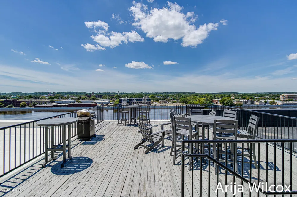 940 Monroe Avenue NW #228 Grand Rapids, MI 49503