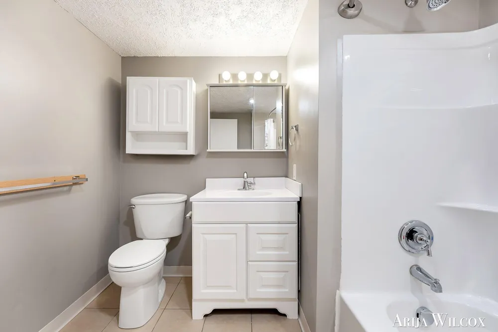 940 Monroe Avenue NW #228 Grand Rapids, MI 49503