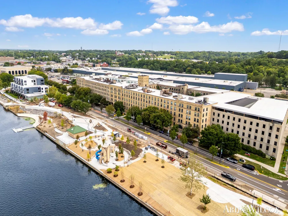 940 Monroe Avenue NW #228 Grand Rapids, MI 49503