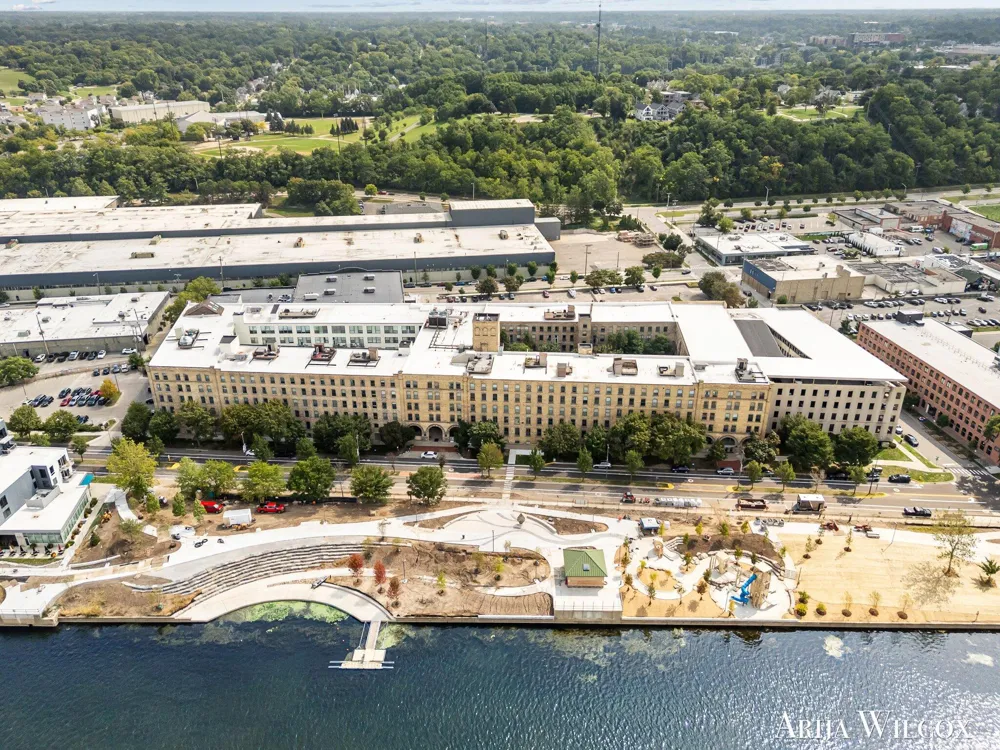 940 Monroe Avenue NW #228 Grand Rapids, MI 49503