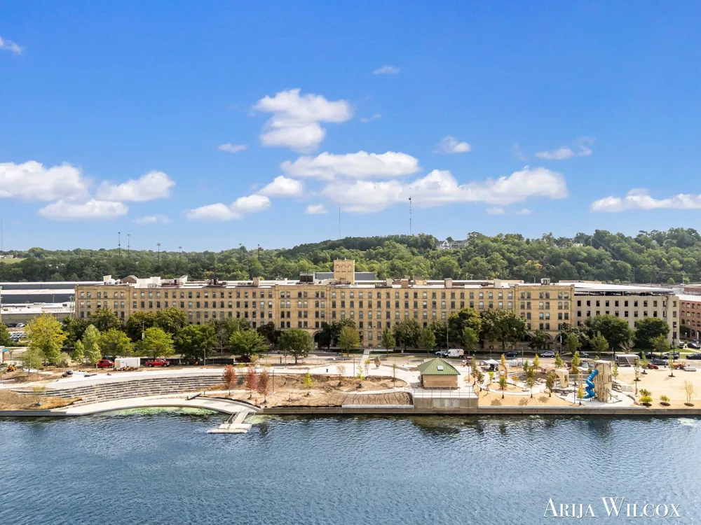 940 Monroe Avenue NW #228 Grand Rapids, MI 49503