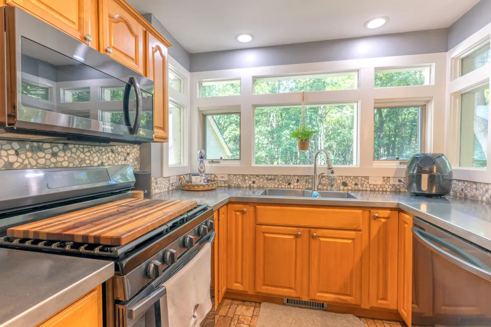 1375 E Osterhout Avenue Portage, MI 49002