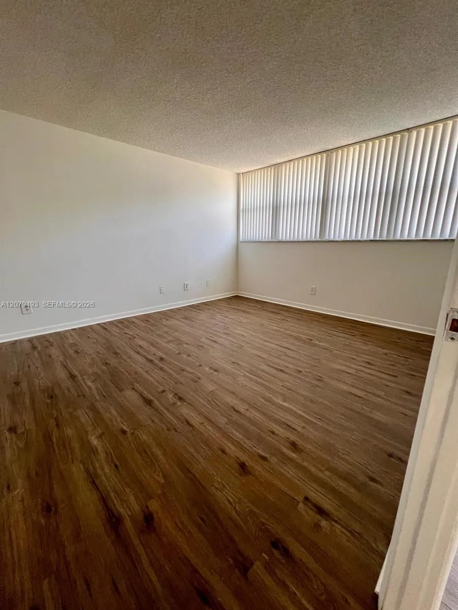 700 NW 214th St #411 Miami Gardens, FL 33169