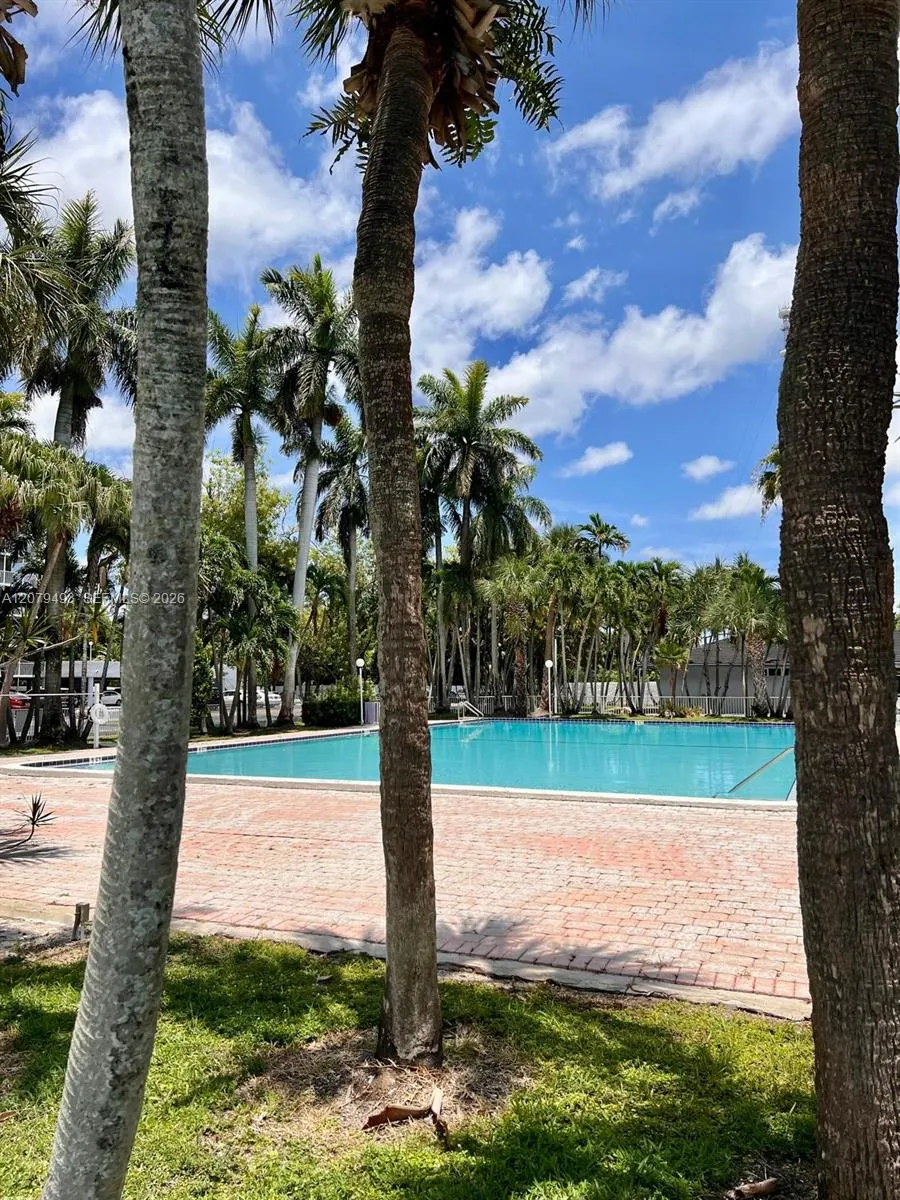 700 NW 214th St #411 Miami Gardens, FL 33169