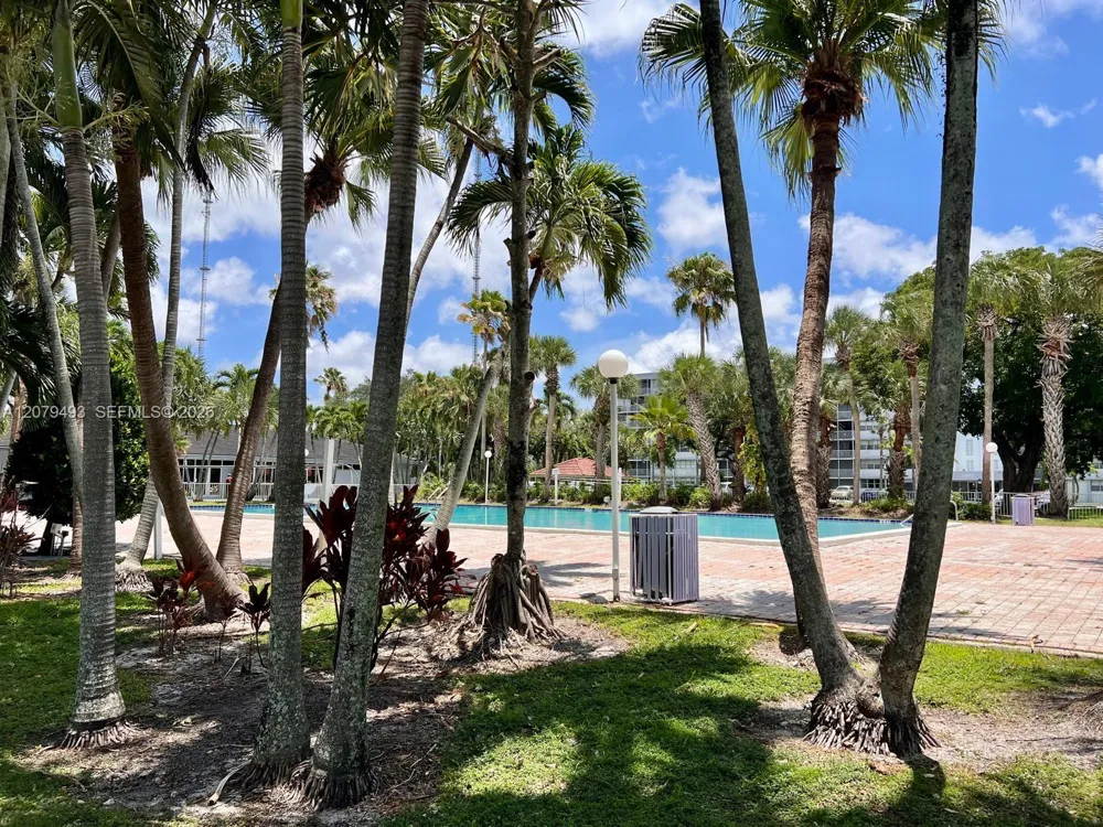 700 NW 214th St #411 Miami Gardens, FL 33169
