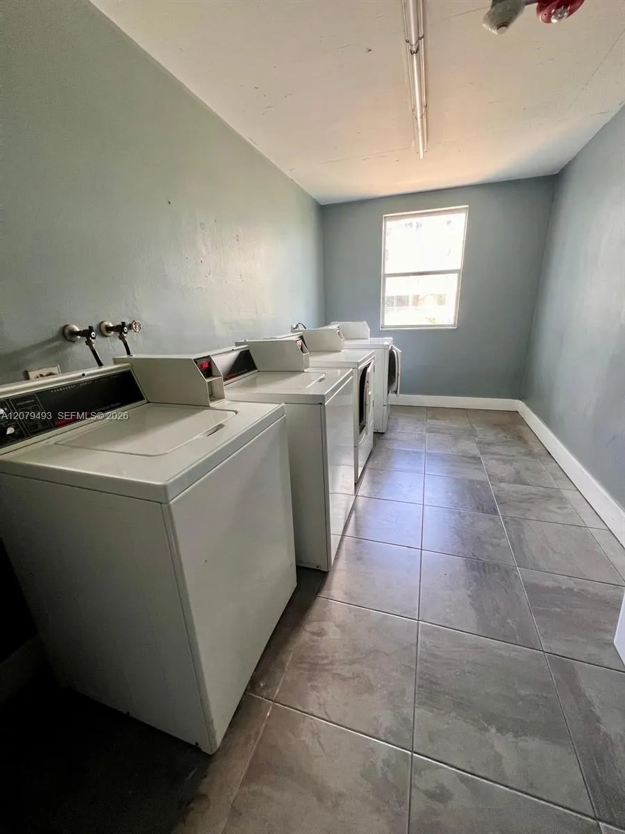 700 NW 214th St #411 Miami Gardens, FL 33169