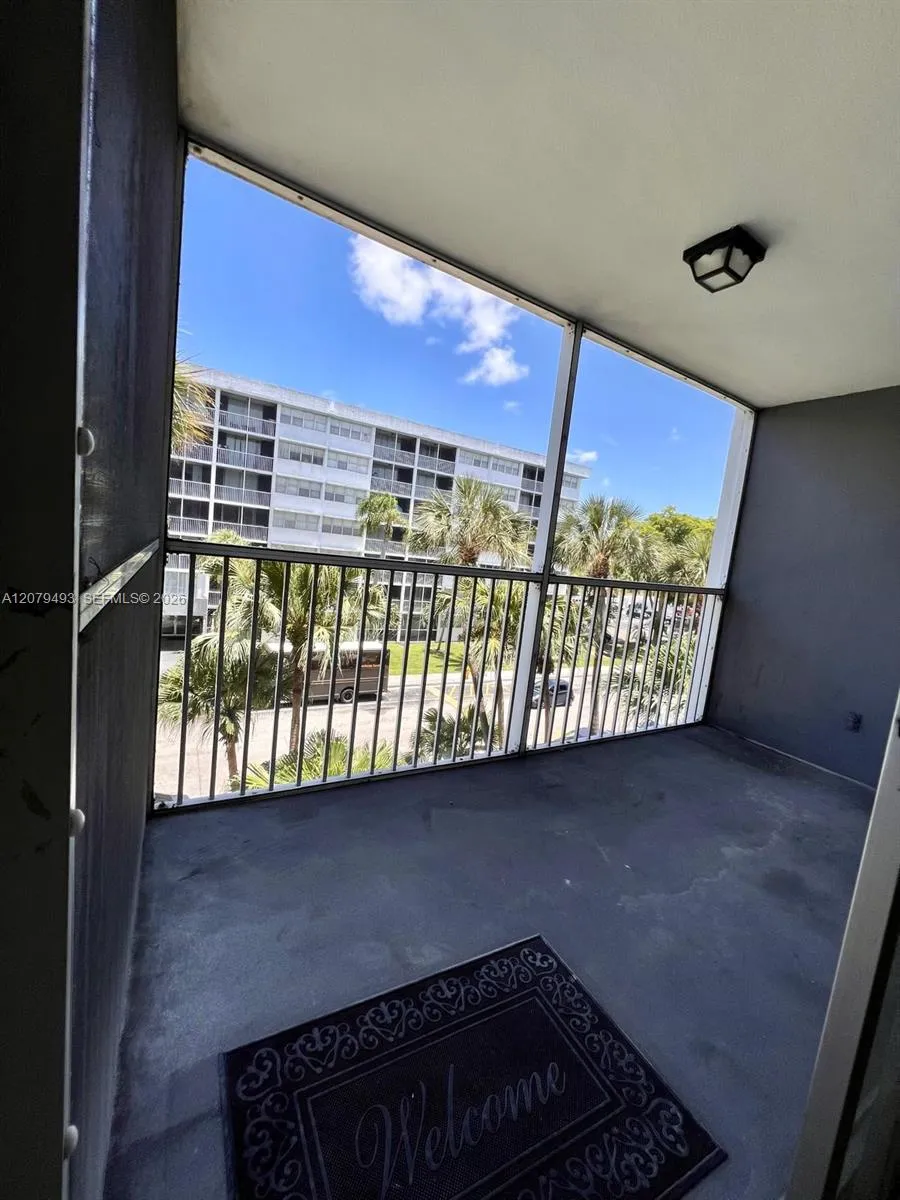 700 NW 214th St #411 Miami Gardens, FL 33169