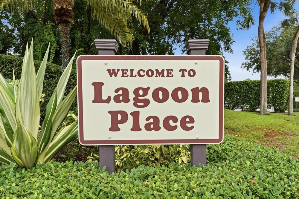 9325 Lagoon Place #405 Davie, FL 33324