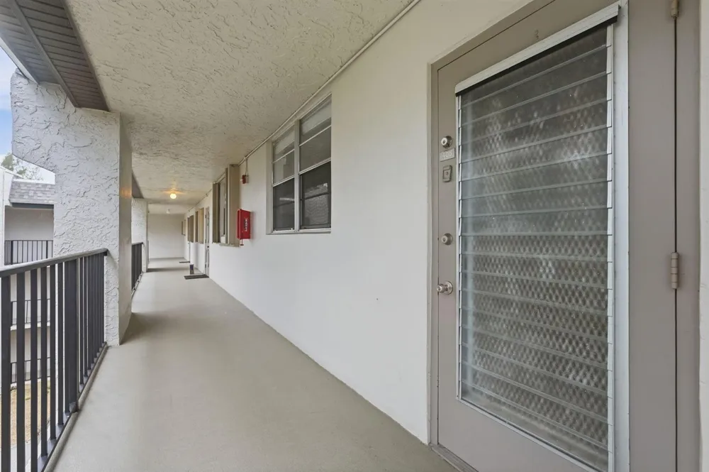9325 Lagoon Place #405 Davie, FL 33324