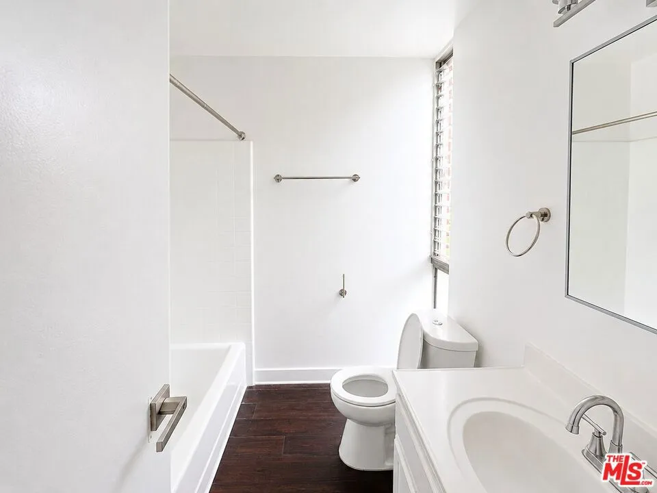 1208 W Adams Boulevard #14 Los Angeles, CA 90007