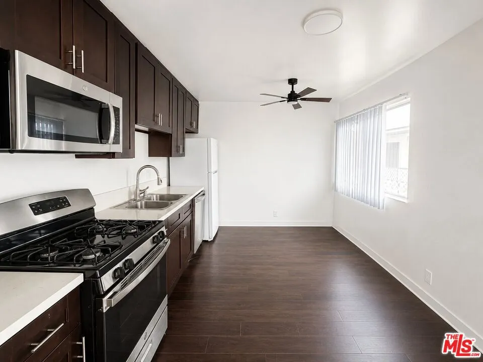 1208 W Adams Boulevard #14 Los Angeles, CA 90007
