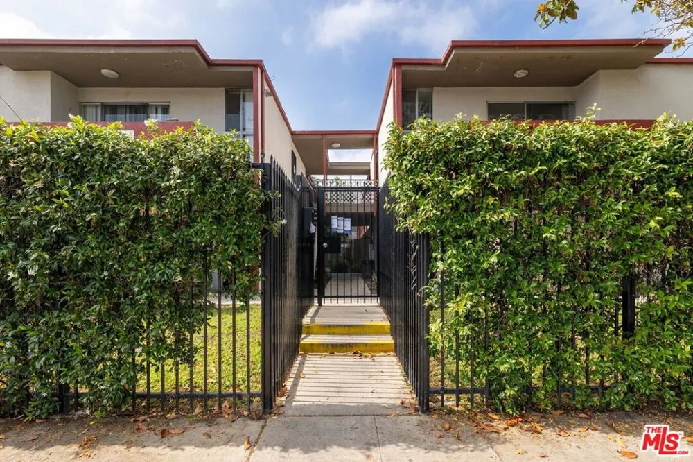 1208 W Adams Boulevard #14 Los Angeles, CA 90007
