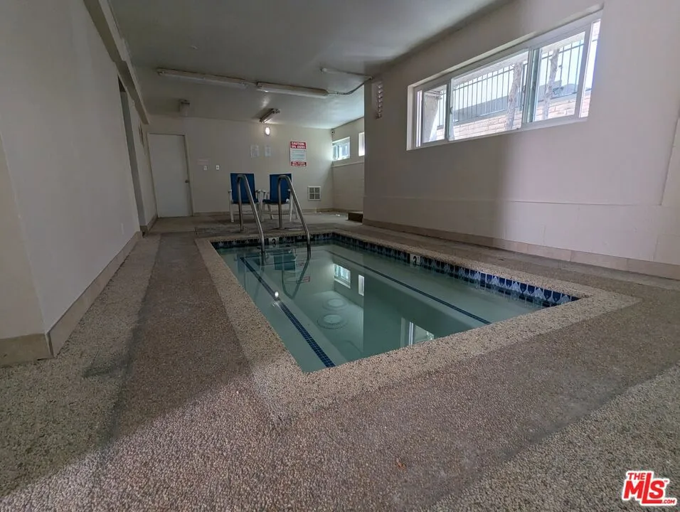 5412 Lindley Avenue #218 Encino, CA 91316