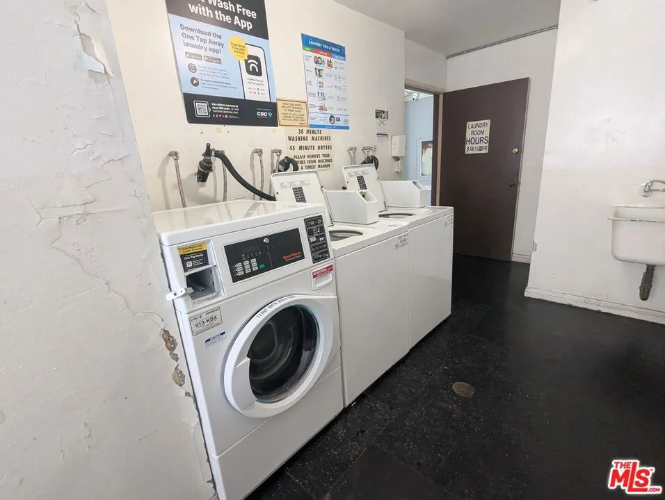 5412 Lindley Avenue #218 Encino, CA 91316
