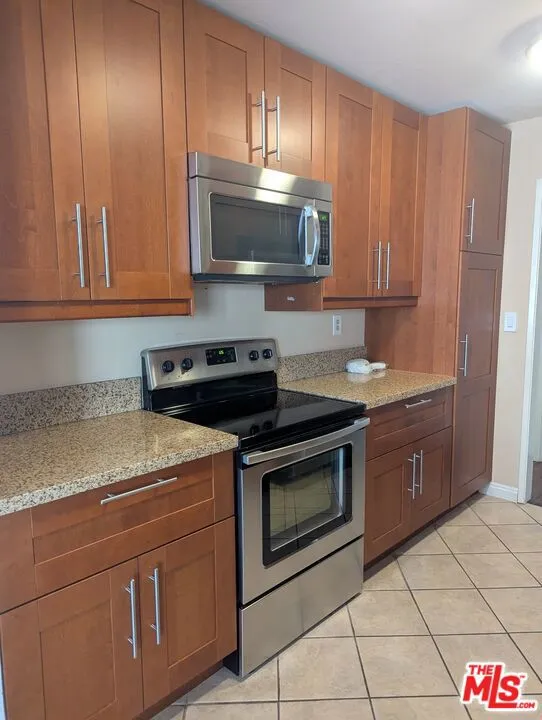 5412 Lindley Avenue #218 Encino, CA 91316