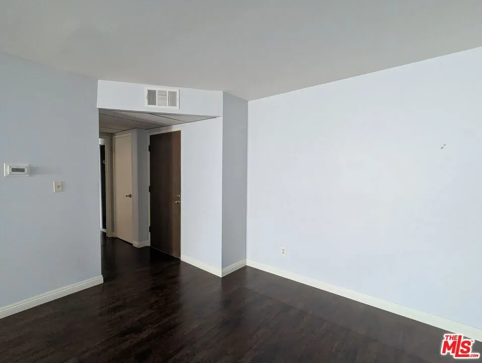 5412 Lindley Avenue #218 Encino, CA 91316