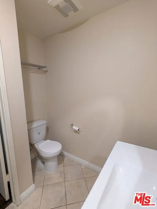 5412 Lindley Avenue #218 Encino, CA 91316
