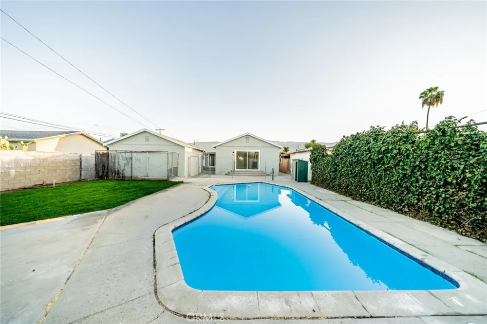 25513 Byron San Bernardino, CA 92404