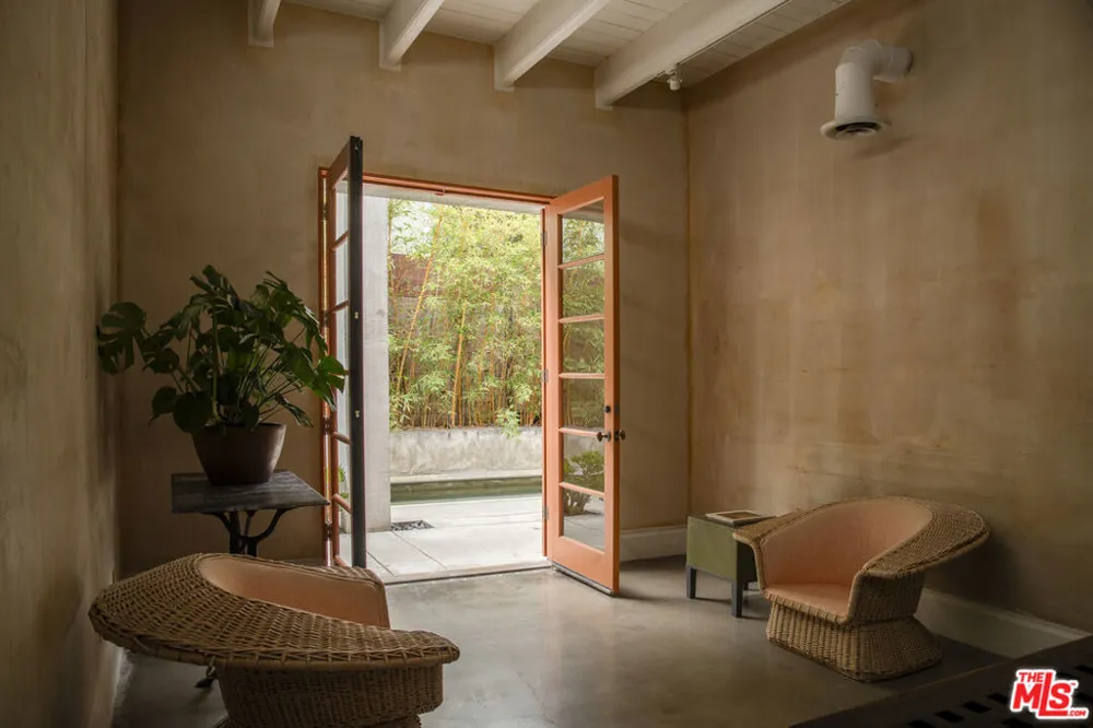 714 6th Avenue Venice, CA 90291