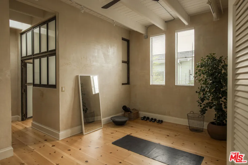 714 6th Avenue Venice, CA 90291