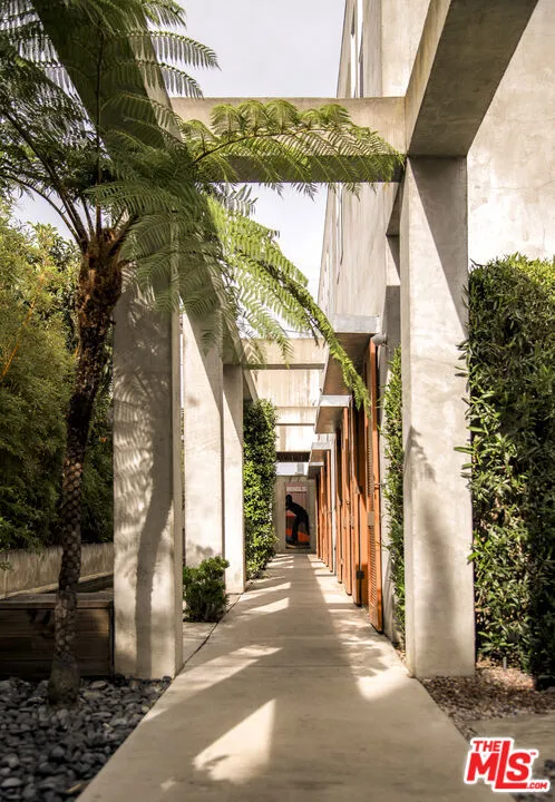 714 6th Avenue Venice, CA 90291