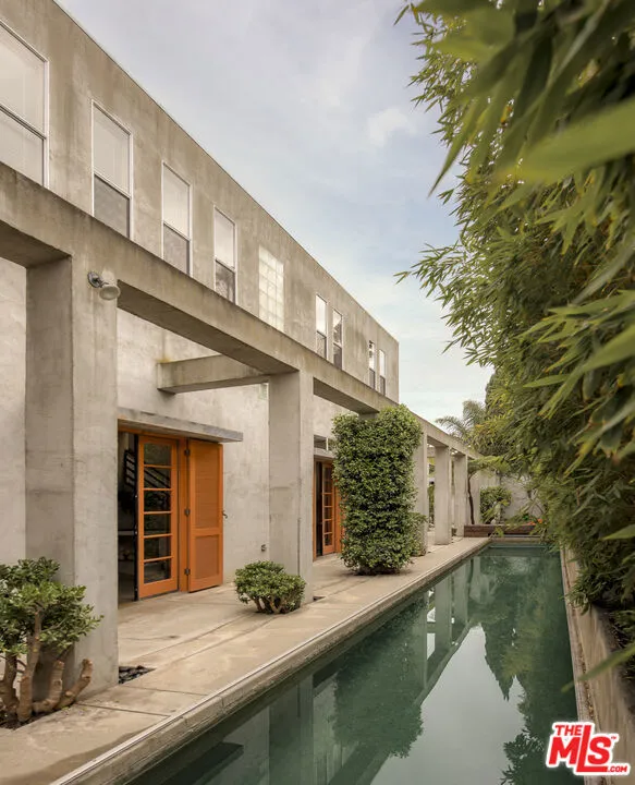 714 6th Avenue Venice, CA 90291