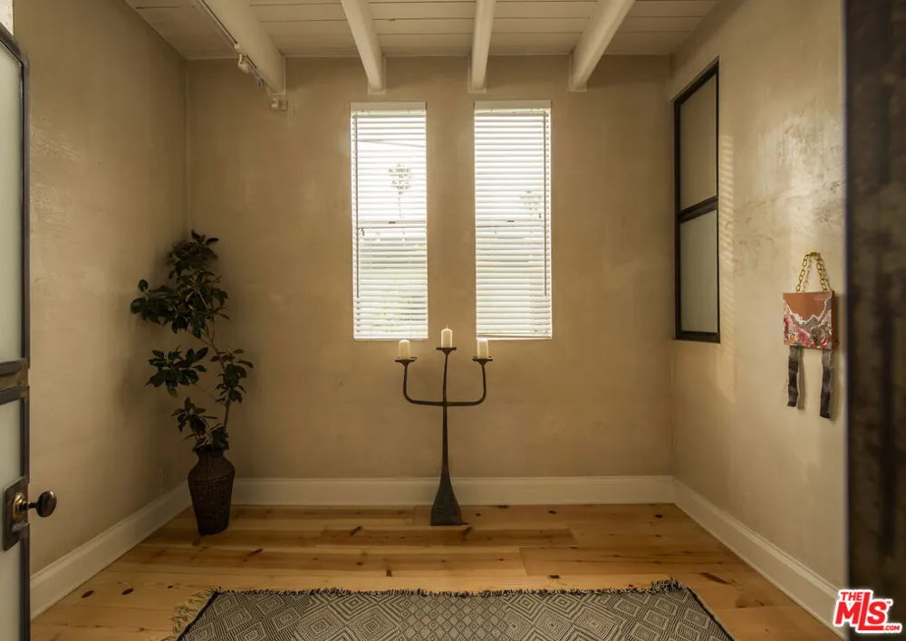 714 6th Avenue Venice, CA 90291