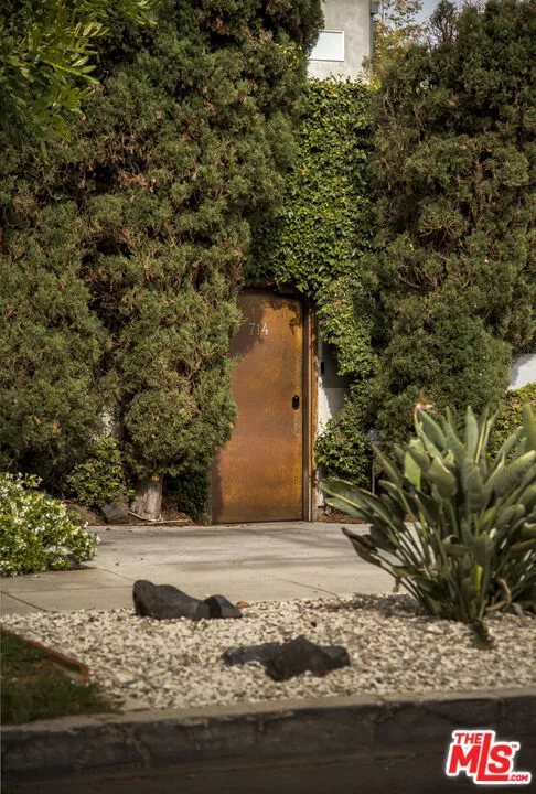 714 6th Avenue Venice, CA 90291