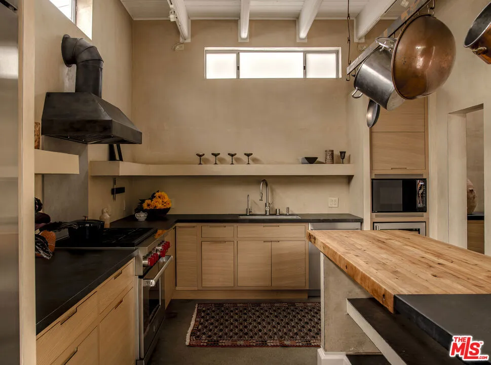714 6th Avenue Venice, CA 90291