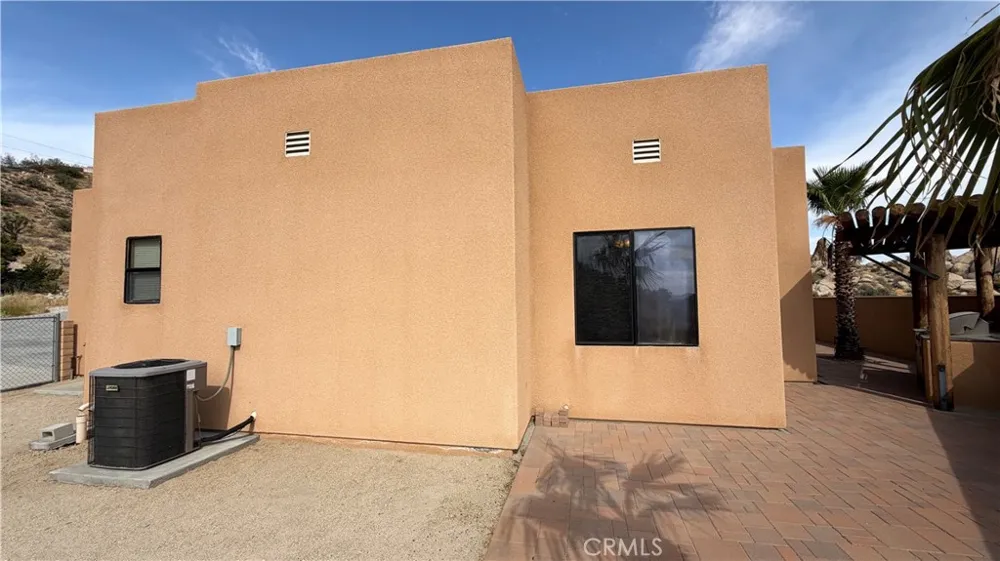 5935 Buena Suerte Yucca Valley, CA 92284