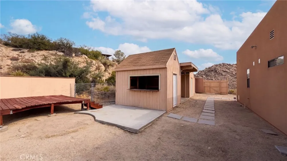 5935 Buena Suerte Yucca Valley, CA 92284