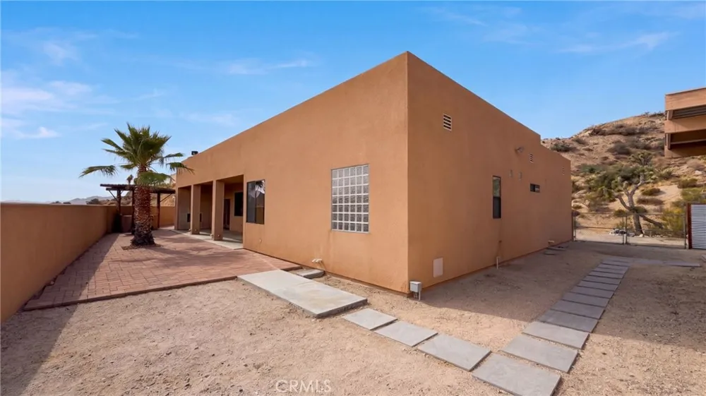 5935 Buena Suerte Yucca Valley, CA 92284