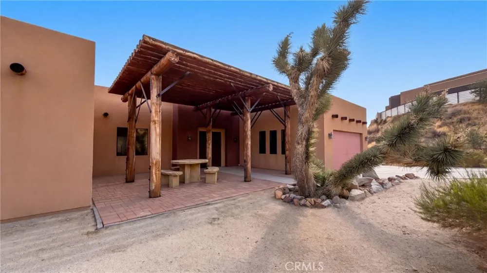 5935 Buena Suerte Yucca Valley, CA 92284