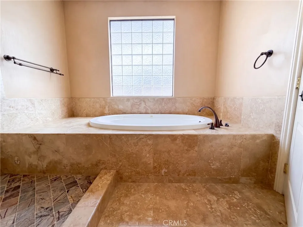 5935 Buena Suerte Yucca Valley, CA 92284