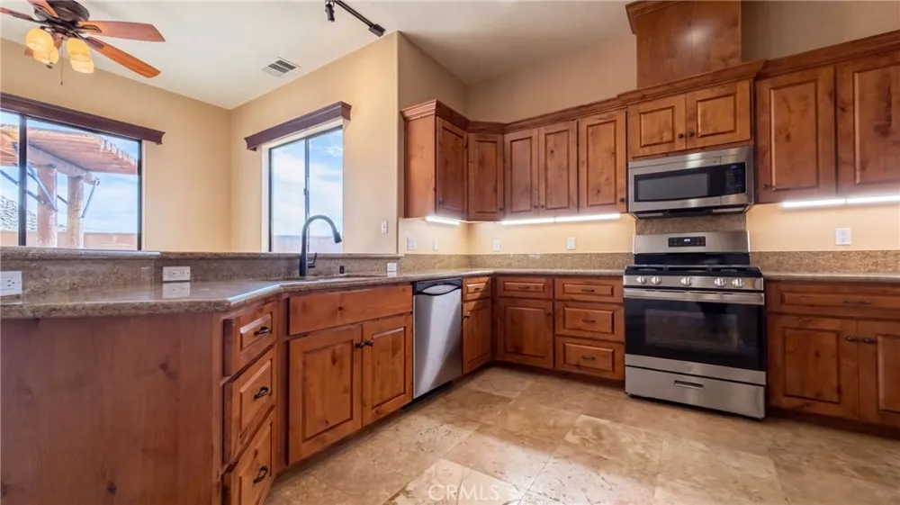 5935 Buena Suerte Yucca Valley, CA 92284