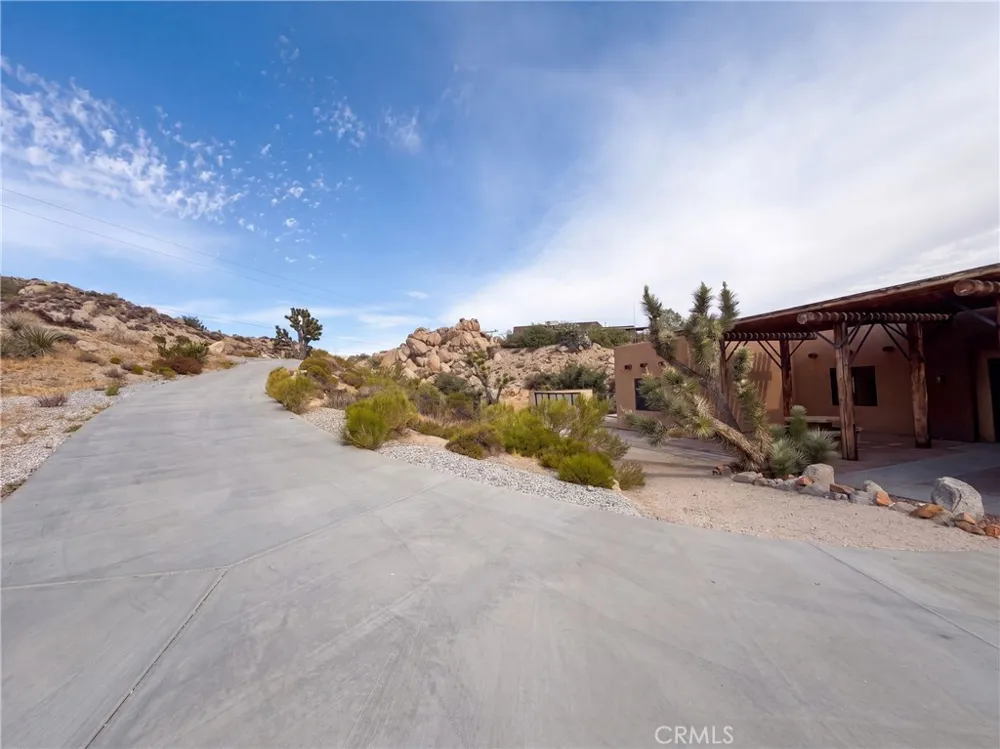 5935 Buena Suerte Yucca Valley, CA 92284