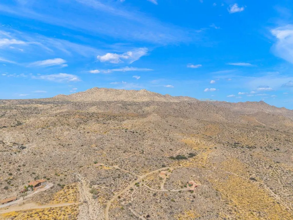 Avenida Los Feliz Mountain Center, CA 92561