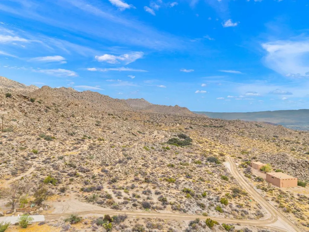Avenida Los Feliz Mountain Center, CA 92561