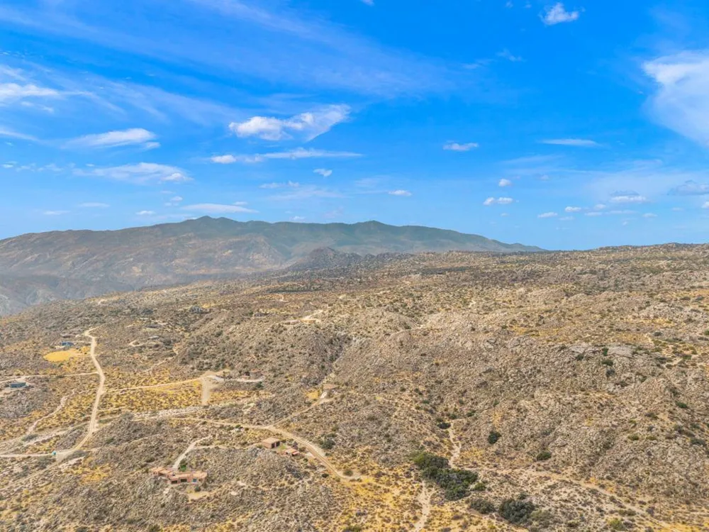 Avenida Los Feliz Mountain Center, CA 92561