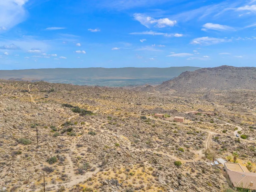 Avenida Los Feliz Mountain Center, CA 92561