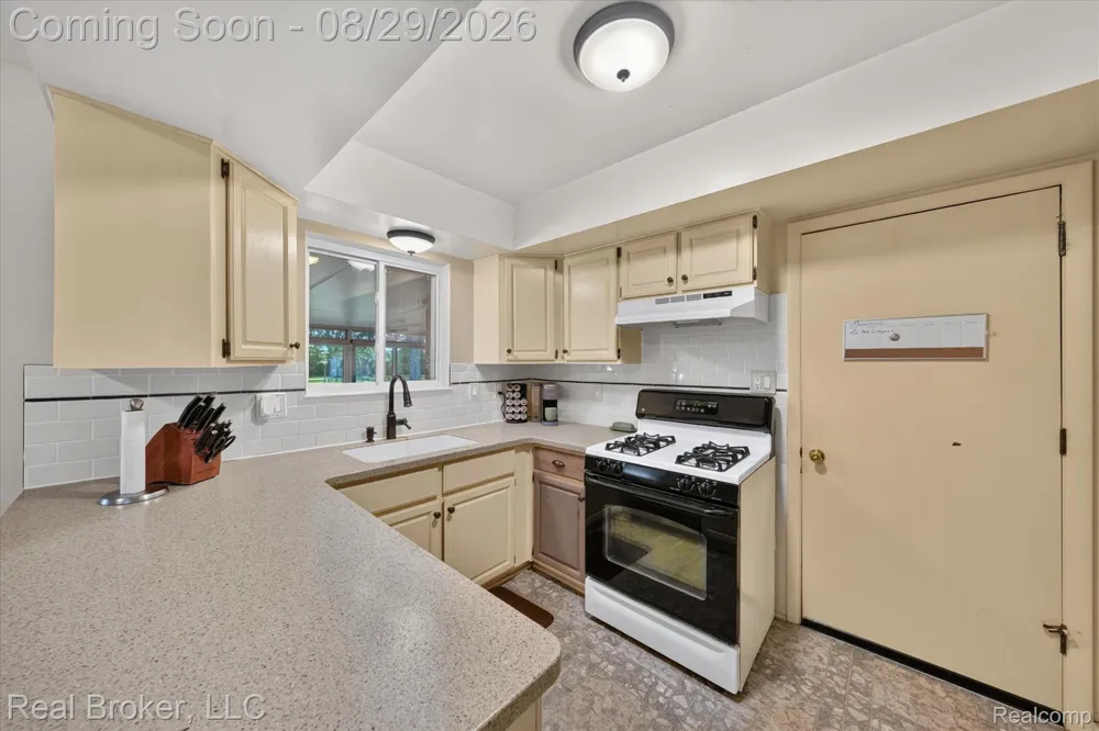 36400 Madison Street Richmond City, MI 48062