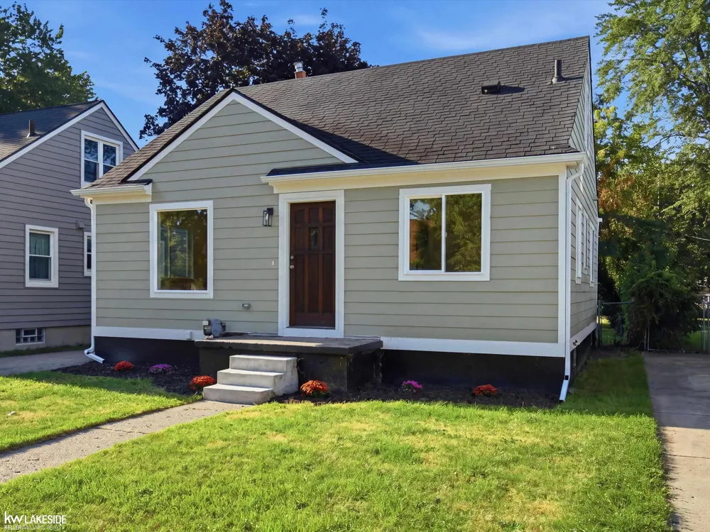 17800 WEXFORD STREET Roseville City, MI 48066