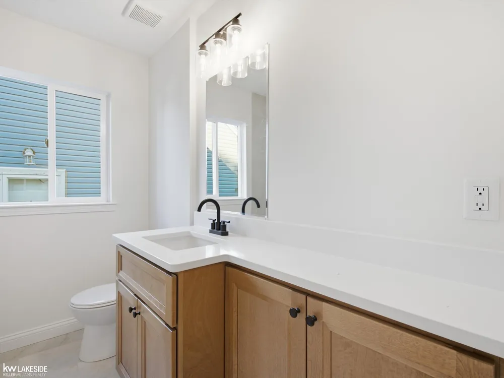 17800 WEXFORD STREET Roseville City, MI 48066
