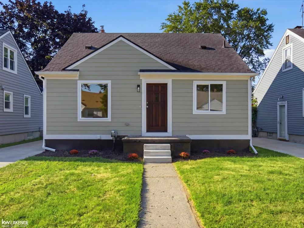 17800 WEXFORD STREET Roseville City, MI 48066